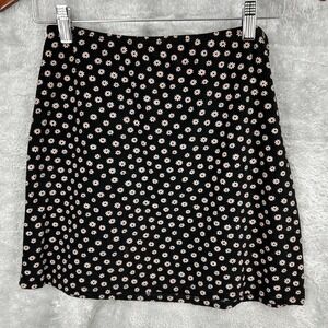 Y2K Express Tricot Black Daisy Print Mini Skirt Womens Casual Day Out Mini